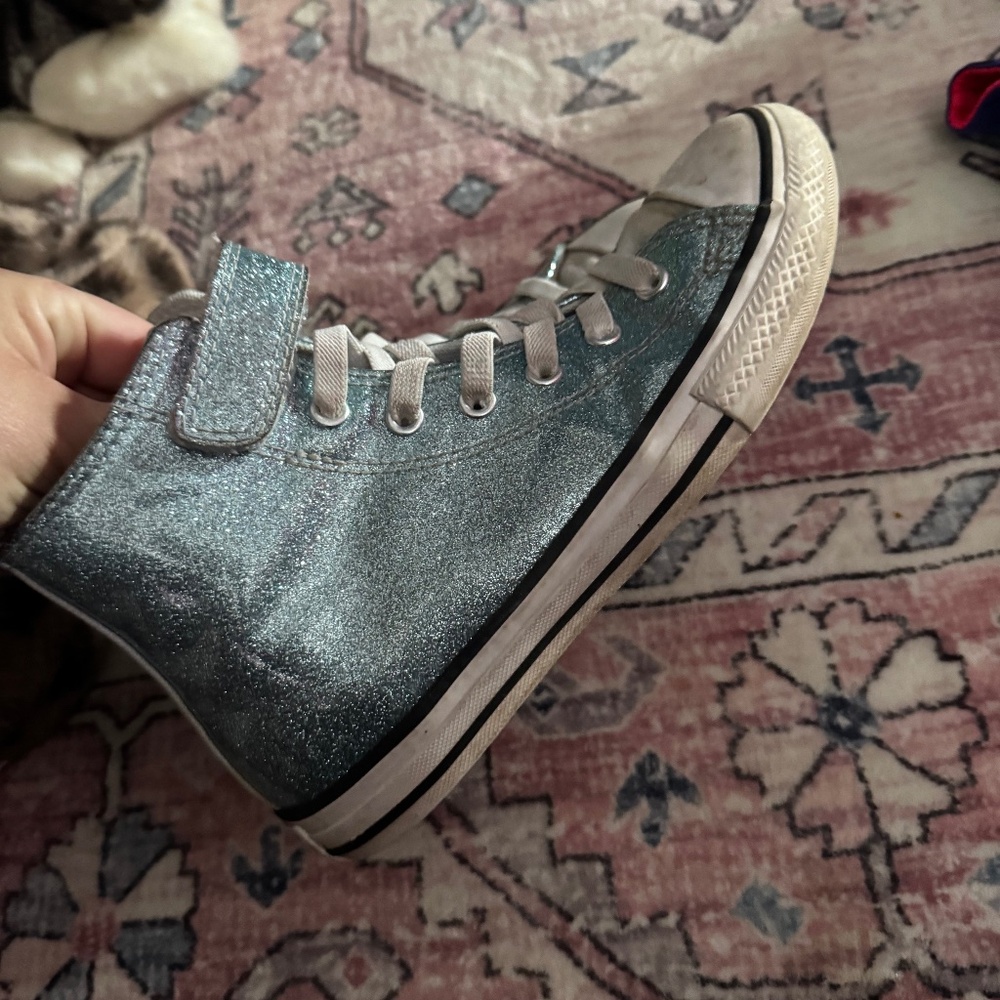 Girls shoes